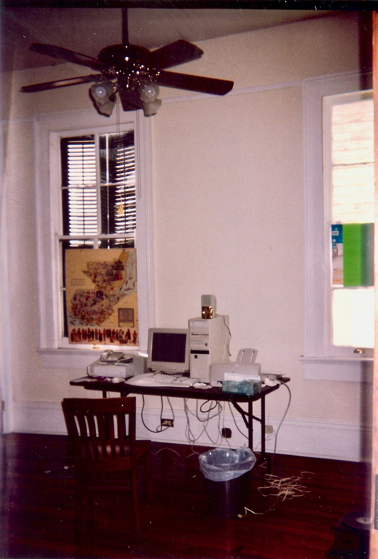 A 1990s home office computer setup of the kind PointCast ran on